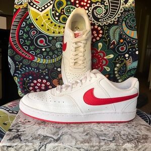 Nike Men’s Court Vision Low ~ size 8.5